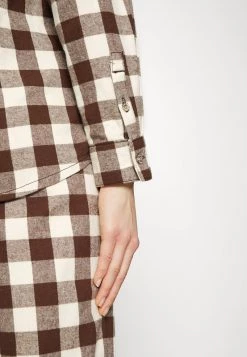 Bilancio ✔️ Karl Kani CHEST SIGNATURE FLANNEL - Camicia - Sand/brown, Donna 🧨 -Sconto Karl Kani in Italia 043d7f3c97d54bb2a6ba355933348580