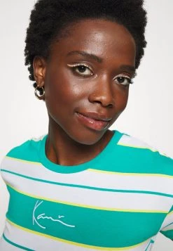 Buono β€οΈ Karl Kani SMALL SIGNATURE STRIPE TEE - T-shirt Con Stampa - Dark Mint, Donna π 17 Buono β€οΈ Karl Kani SMALL SIGNATURE STRIPE TEE - T-shirt Con Stampa - Dark Mint, Donna π -Sconto Karl Kani in Italia 0586bfb40728499f86cb4e6ccabc4e97