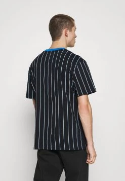 Nuovo di zecca 🛒 Karl Kani UNISEX ORIGINALS PINSTRIPE TEE - T-shirt Con Stampa - Black 👍 -Sconto Karl Kani in Italia 05ca146df8464636831acd2b92593eb8