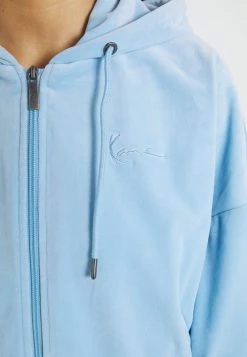 Migliore vendita 🧨 Karl Kani CHEST SIGNATURE JACKET - Felpa Con Zip - Light Blue, Donna ⌛ -Sconto Karl Kani in Italia 0717b36e18834e0794f843a5ac3ca710