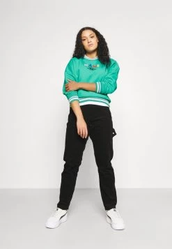 Miglior prezzo 💯 Karl Kani RETRO COLLEGE CREW - Felpa - Dark Mint, Donna 👏 -Sconto Karl Kani in Italia 0a3e46cdecec407a94cf05b22530c7d0