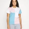 Vendita lampo β Karl Kani SIGNATURE BLOCK TEE - T-shirt Con Stampa - Light Blue, Donna βοΈ 2 Vendita lampo β Karl Kani SIGNATURE BLOCK TEE - T-shirt Con Stampa - Light Blue, Donna βοΈ -Sconto Karl Kani in Italia 0c3c59318bb44a2cadcad9f058d2b73b