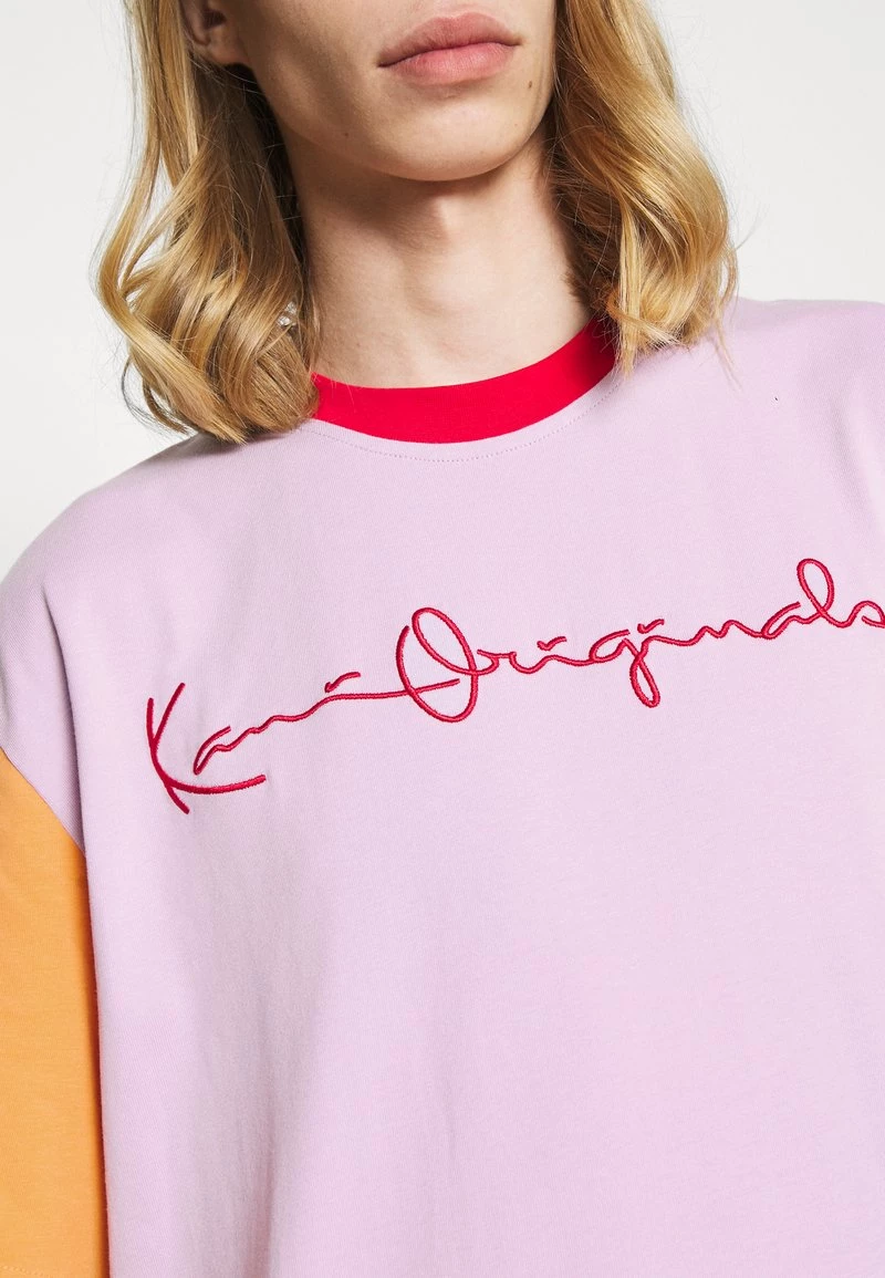Miglior offerta 🧨 Karl Kani UNISEX ORIGINALS BLOCK TEE - T-shirt Con Stampa - Lilac 🤩 7 Miglior offerta 🧨 Karl Kani UNISEX ORIGINALS BLOCK TEE - T-shirt Con Stampa - Lilac 🤩 - immagine 5