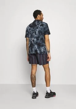 Miglior offerta 🌟 Karl Kani SMALL SIGNATURE PINSTRIPE - Shorts - Black, Uomo ✨ -Sconto Karl Kani in Italia 11fb1ba371a54888aae2a5dacc3cd9fd