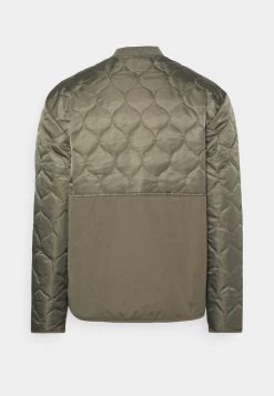 Bilancio 🔥 Karl Kani JACKET - Giacca Leggera - Green, Uomo 🌟 -Sconto Karl Kani in Italia 12af61a42c5644a6a7ad8c8328a59018