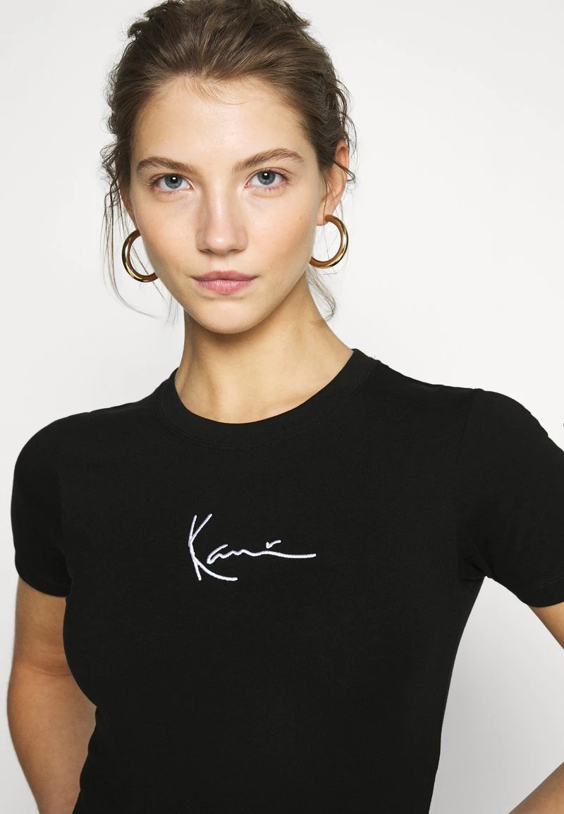 Presa π Karl Kani SMALL SIGNATURE TEE - T-shirt Con Stampa - Black, Donna β¨ 7 Presa π Karl Kani SMALL SIGNATURE TEE - T-shirt Con Stampa - Black, Donna β¨ - immagine 5