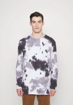 Le migliori recensioni di 🌟 Karl Kani SMALL SIGNATURE UNISEX - Maglietta A Manica Lunga - Black/white/grey ⭐ -Sconto Karl Kani in Italia 19523d54aa7a46bca0d08105d39cbb0e