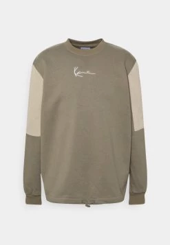 Offerte 😍 Karl Kani SMALL SIGNATURE PATCHWORK CREW UNISEX - Felpa - Dark Green 👍