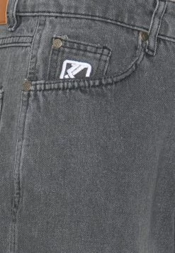 Presa 𧨠Karl Kani SMALL SIGNATURE FIVE POCKET - π Jeans Tapered Fit - Light Grey, Uomo π 7 Presa 𧨠Karl Kani SMALL SIGNATURE FIVE POCKET - π Jeans Tapered Fit - Light Grey, Uomo π -Sconto Karl Kani in Italia 20876880944144c690a5af00dc978696