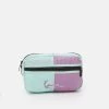 Miglior prezzo 😉 Karl Kani SIGNATURE BLOCK WAIST BAG - Marsupio - Lilac/mint, Uomo ⭐ -Sconto Karl Kani in Italia 237db5bb1a6d4528afe506a0335d60d1