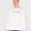 Nuovo di zecca 🎁 Karl Kani UNISEX AUTOGRAPH PINSTRIPE CREW - Felpa - Red 🤩 -Sconto Karl Kani in Italia 23986d9d31eb4509b4ddbc7461941ad2