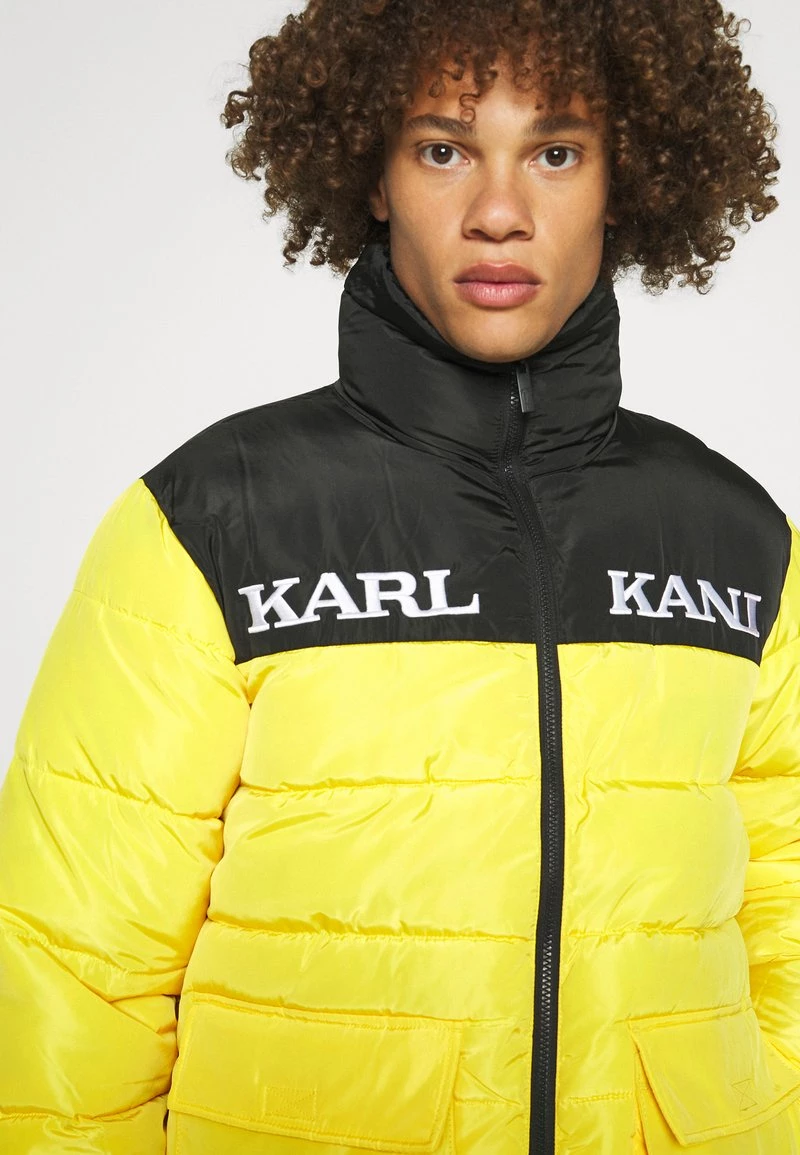 I primi 10 β€οΈ Karl Kani RETRO BLOCK PUFFER JACKET UNISEX - Giacca Invernale - Black/yellow π 8 I primi 10 β€οΈ Karl Kani RETRO BLOCK PUFFER JACKET UNISEX - Giacca Invernale - Black/yellow π - immagine 6