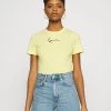Acquistare 👍 Karl Kani SMALL SIGNATURE SHORT TEE - T-shirt Basic - Yellow, Donna 🤩 -Sconto Karl Kani in Italia 2f9c9f179c5c4989b8e23fc406a9d8e7