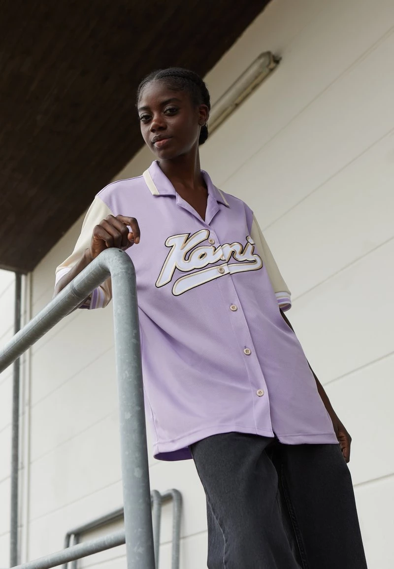 Bilancio π₯° Karl Kani VARSITY BLOCK βΎ BASEBALL - T-shirt Con Stampa - Purple, Donna π 3 Bilancio π₯° Karl Kani VARSITY BLOCK βΎ BASEBALL - T-shirt Con Stampa - Purple, Donna π