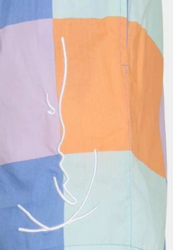 Miglior prezzo 🔔 Karl Kani SIGNATURE RESORT UNISEX - Shorts - Blue 🥰 -Sconto Karl Kani in Italia 352173a1cfc24245b31bc5908288d726