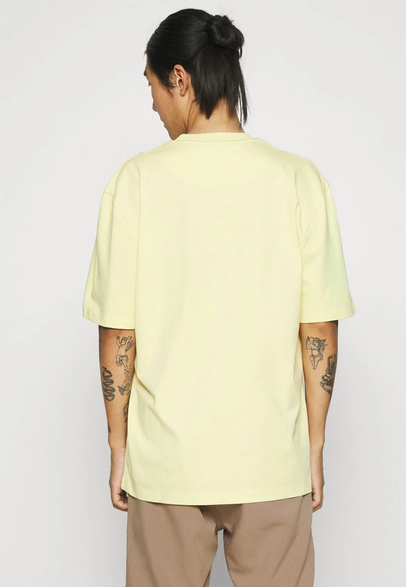 Vendita calda π― Karl Kani UNISEX SMALL SIGNATURE TEE - T-shirt Con Stampa - Light Yellow π 5 Vendita calda π― Karl Kani UNISEX SMALL SIGNATURE TEE - T-shirt Con Stampa - Light Yellow π - immagine 3