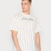 Acquistare ๐ Karl Kani AUTOGRAPH PINSTRIPE TEE UNISEX - T-shirt Basic - Cream ๐ 1 Acquistare ๐ Karl Kani AUTOGRAPH PINSTRIPE TEE UNISEX - T-shirt Basic - Cream ๐ -Sconto Karl Kani in Italia 3e2742dc34a443c69e8595bfbf5c0e6b