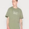 Promo π Karl Kani SIGNATURE TEE UNISEX - T-shirt Con Stampa - Military Green π 2 Promo π Karl Kani SIGNATURE TEE UNISEX - T-shirt Con Stampa - Military Green π -Sconto Karl Kani in Italia 43d88e2bf9964dde8f671aecfd731db2
