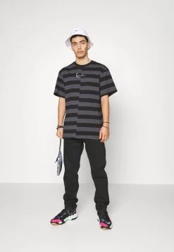 Miglior offerta π Karl Kani UNISEX SMALL SIGNATURE SPLIT STRIPE TEE - T-shirt Con Stampa - Dark Grey 𧨠11 Miglior offerta π Karl Kani UNISEX SMALL SIGNATURE SPLIT STRIPE TEE - T-shirt Con Stampa - Dark Grey 𧨠-Sconto Karl Kani in Italia 45a5b71dd9a841a8b93155aa378ac88e
