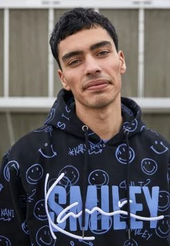 Bilancio ✨ KARL KANI X SMILEY® SIGNATURE HOODIE UNISEX - Felpa Con Cappuccio - Black ✔️ -Sconto Karl Kani in Italia 478250a0e16f43f7bbc3f5ddf4da5536