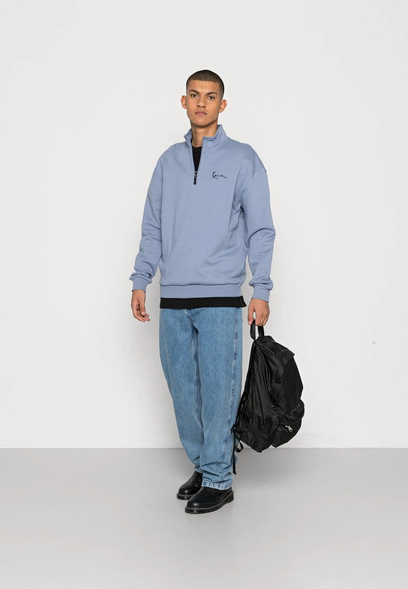 Vendita calda ⌛ Karl Kani CHEST SIGNATURE TROYER BLUE UNISEX - Felpa - Blue ⭐ 4 Vendita calda ⌛ Karl Kani CHEST SIGNATURE TROYER BLUE UNISEX - Felpa - Blue ⭐ - immagine 2