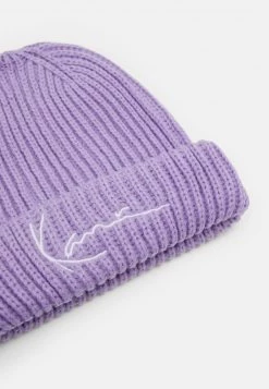 Bilancio 💯 Karl Kani SIGNATURE FISHERMAN BEANIE UNISEX - Berretto - Purple 🎉 -Sconto Karl Kani in Italia 4e547f3dc0e143b7b5a76648dfb26d7d