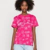 Nuovo di zecca 🌟 Karl Kani SIGNATURE FLOWER TEE - T-shirt Con Stampa - Pink, Donna 🔔 -Sconto Karl Kani in Italia 57c29dbaaed9428abc1ad92145d4a7d7