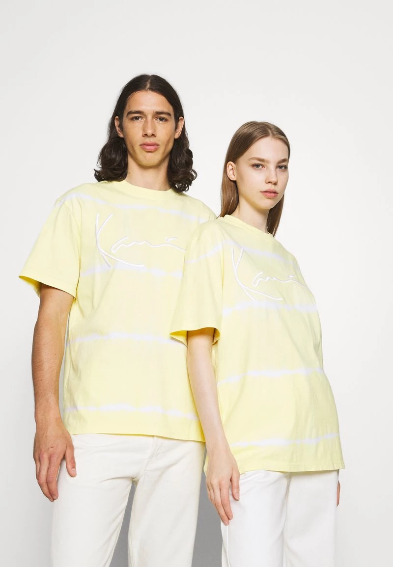 Nuovo di zecca β¨ Karl Kani SIGNATURE TIE DYE TEE UNISEX - T-shirt Con Stampa - Light Yellow π 3 Nuovo di zecca β¨ Karl Kani SIGNATURE TIE DYE TEE UNISEX - T-shirt Con Stampa - Light Yellow π