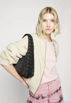 I primi 10 🔥 Karl Kani SIGNATURE TEE - T-shirt Con Stampa - Rose, Donna 👍 -Sconto Karl Kani in Italia 61019abf8cbc4eaaab451f4a95f9109c