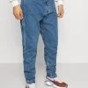 Miglior prezzo β€οΈ Karl Kani PANTS - π Jeans Baggy - Blue, Uomo β 2 Miglior prezzo β€οΈ Karl Kani PANTS - π Jeans Baggy - Blue, Uomo β -Sconto Karl Kani in Italia 6350fba7445044418f2114f8d7151768
