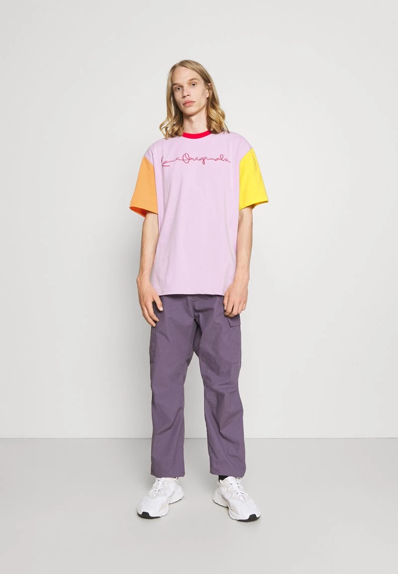 Miglior offerta 🧨 Karl Kani UNISEX ORIGINALS BLOCK TEE - T-shirt Con Stampa - Lilac 🤩 4 Miglior offerta 🧨 Karl Kani UNISEX ORIGINALS BLOCK TEE - T-shirt Con Stampa - Lilac 🤩 - immagine 2