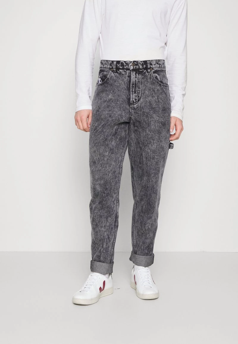 A buon mercato 𧨠Karl Kani RETRO MOON PANTS - π Jeans Baggy - Dark Grey, Uomo π 3 A buon mercato 𧨠Karl Kani RETRO MOON PANTS - π Jeans Baggy - Dark Grey, Uomo π
