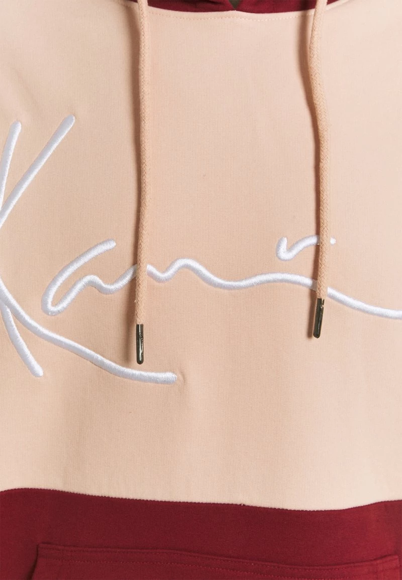 Vendita all'ingrosso ❤️ Karl Kani SIGNATURE BLOCK HOODIE UNISEX - Felpa - Rose 🥰 5 Vendita all'ingrosso ❤️ Karl Kani SIGNATURE BLOCK HOODIE UNISEX - Felpa - Rose 🥰 - immagine 3