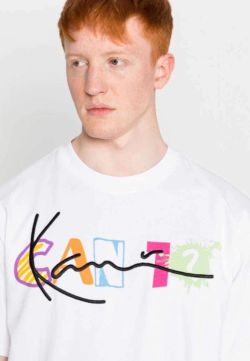 A buon mercato π₯° Karl Kani SIGNATURE PRINT TEE UNISEX - T-shirt Con Stampa - White π₯ 6 A buon mercato π₯° Karl Kani SIGNATURE PRINT TEE UNISEX - T-shirt Con Stampa - White π₯ - immagine 5