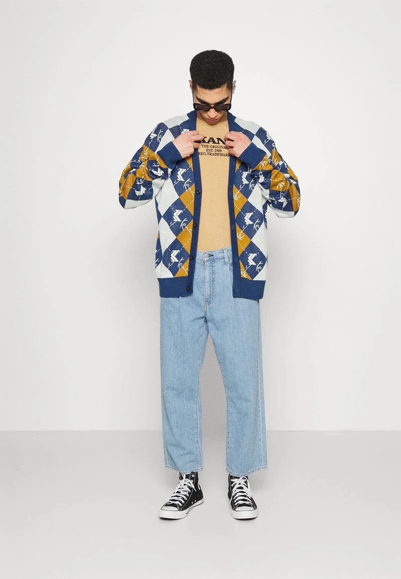 Vendita all'ingrosso π Karl Kani LOGO CARDIGAN UNISEX - Cardigan - Navy β 4 Vendita all'ingrosso π Karl Kani LOGO CARDIGAN UNISEX - Cardigan - Navy β - immagine 2