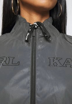 Sconto ❤️ Karl Kani RETRO REFLECTIVE TRACKJACKET - Giacca Leggera - Black, Donna 🤩 11 Sconto ❤️ Karl Kani RETRO REFLECTIVE TRACKJACKET - Giacca Leggera - Black, Donna 🤩 -Sconto Karl Kani in Italia 6f308b1c0b4c48bface34c2b386a5caf