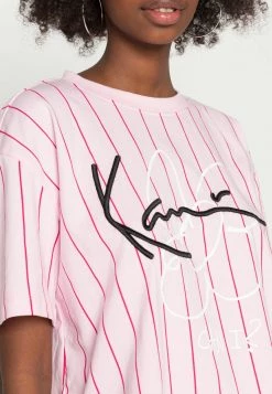 Buono 😍 Karl Kani SIGNATURE CROP TEE - T-shirt Con Stampa - Rose, Donna 🎉 -Sconto Karl Kani in Italia 728ba6458d6047de8216dc717048b3a8