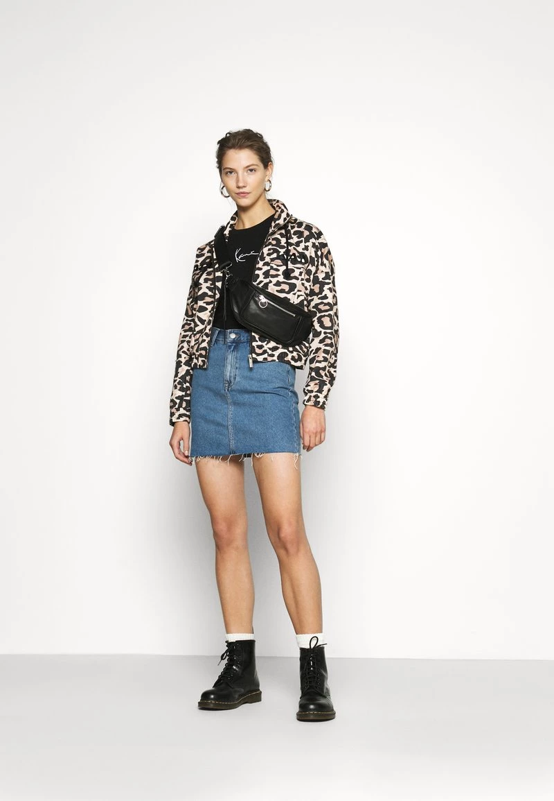 Presa π Karl Kani SMALL SIGNATURE TEE - T-shirt Con Stampa - Black, Donna β¨ 4 Presa π Karl Kani SMALL SIGNATURE TEE - T-shirt Con Stampa - Black, Donna β¨ - immagine 2