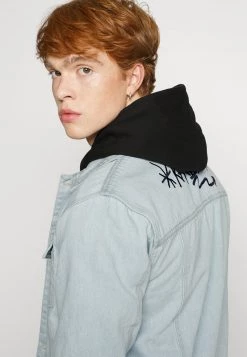 Miglior prezzo 👍 KARL KANI X SMILEY® RETRO SCRIBBLE JACKET UNISEX - Giacca Di 👖 Jeans - Bleached Blue ✔️ -Sconto Karl Kani in Italia 764e6ebfffe444b3b5af5025e23fe866