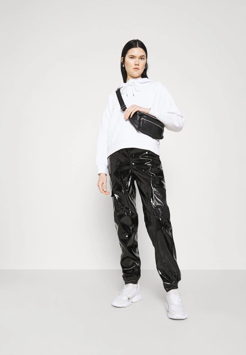 Nuovo βοΈ Karl Kani SIGNATURE GLOSSY PANTS - Pantaloni - Black, Donna π₯° 4 Nuovo βοΈ Karl Kani SIGNATURE GLOSSY PANTS - Pantaloni - Black, Donna π₯° - immagine 2