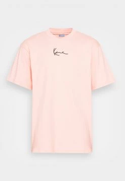 Bilancio 💯 Karl Kani SIGNATURE TEE UNISEX - T-shirt Basic - Light Rose 😉 -Sconto Karl Kani in Italia 79ba0f9669054518ad9129a432d8c561