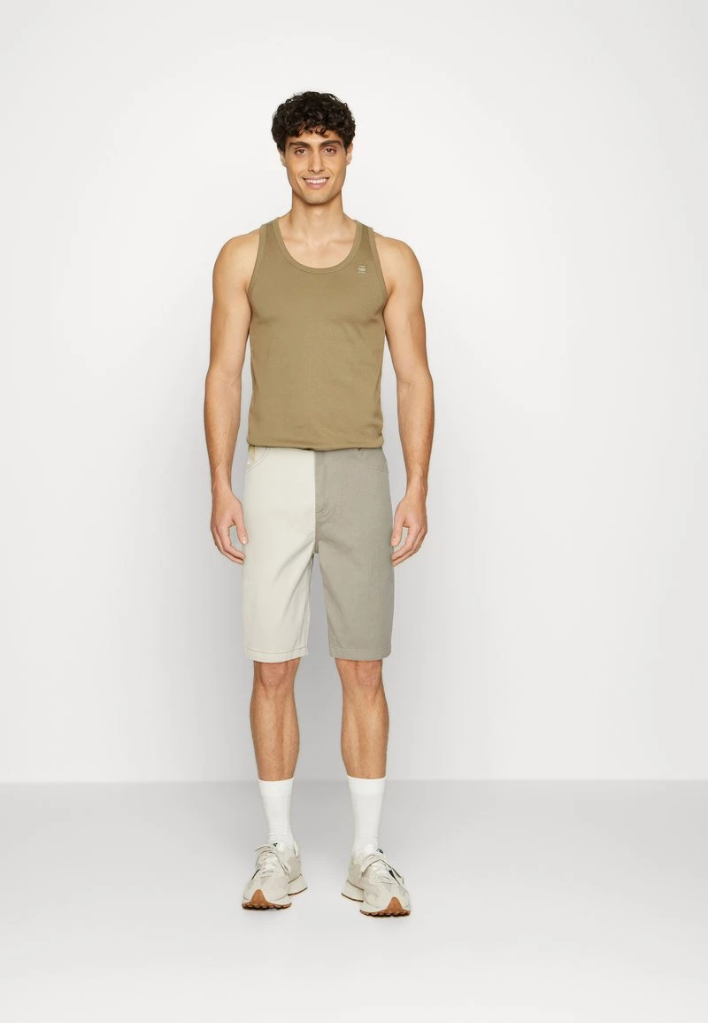 Offerte π Karl Kani WASHED BLOCK - Shorts Di π Jeans - Military Green, Uomo β¨ 4 Offerte π Karl Kani WASHED BLOCK - Shorts Di π Jeans - Military Green, Uomo β¨ - immagine 2