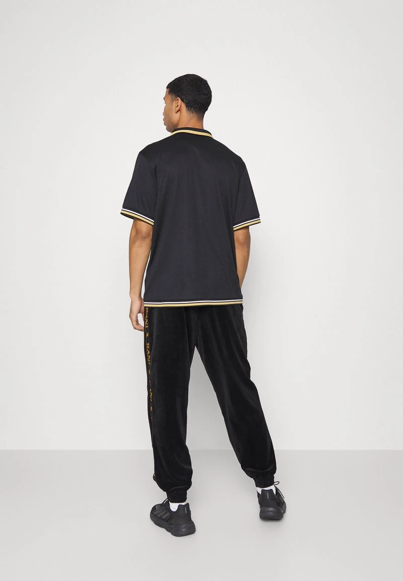 Le migliori recensioni di ❤️ Karl Kani VARSITY ⚾ BASEBALL - Camicia - Black, Uomo 🔥 5 Le migliori recensioni di ❤️ Karl Kani VARSITY ⚾ BASEBALL - Camicia - Black, Uomo 🔥 - immagine 3