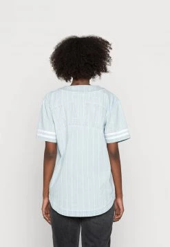 I primi 10 ✨ Karl Kani ⚾ BASEBALL 👚 SHIRT - Camicia - Blue, Donna 🤩 -Sconto Karl Kani in Italia 8ae750e4365747dba06b596a344b9e51