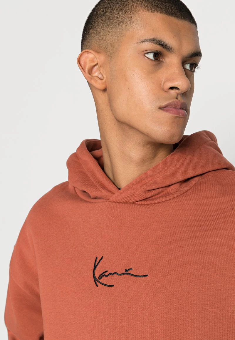 Le migliori recensioni di π― Karl Kani SMALL SIGNATURE HOODIE RUST UNISEX - Felpa Con Cappuccio - Rust π― 7 Le migliori recensioni di π― Karl Kani SMALL SIGNATURE HOODIE RUST UNISEX - Felpa Con Cappuccio - Rust π― - immagine 5