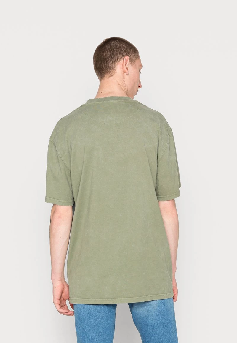 Promo π Karl Kani SIGNATURE TEE UNISEX - T-shirt Con Stampa - Military Green π 5 Promo π Karl Kani SIGNATURE TEE UNISEX - T-shirt Con Stampa - Military Green π - immagine 3