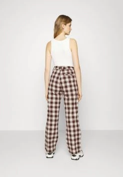 A buon mercato ✔️ Karl Kani RETRO WIDE LEG CHECK PANTS - Pantaloni - Sand, Donna ⭐ -Sconto Karl Kani in Italia 929de30861a04f648011c50ad69ee057