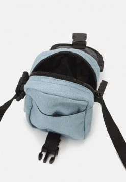 Sconto 😍 Karl Kani SIGNATURE MINI MESSENGER BAG - Borsa A Tracolla - Light Blue, Uomo 👏 -Sconto Karl Kani in Italia 93db9127bbfb47d890050932a05739b7