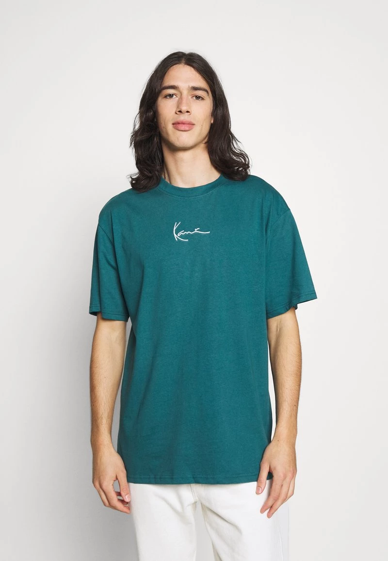 Migliore vendita π Karl Kani SMALL SIGNATURE ESSENTIAL TEE UNISEX - T-shirt Basic - Petrol π 3 Migliore vendita π Karl Kani SMALL SIGNATURE ESSENTIAL TEE UNISEX - T-shirt Basic - Petrol π