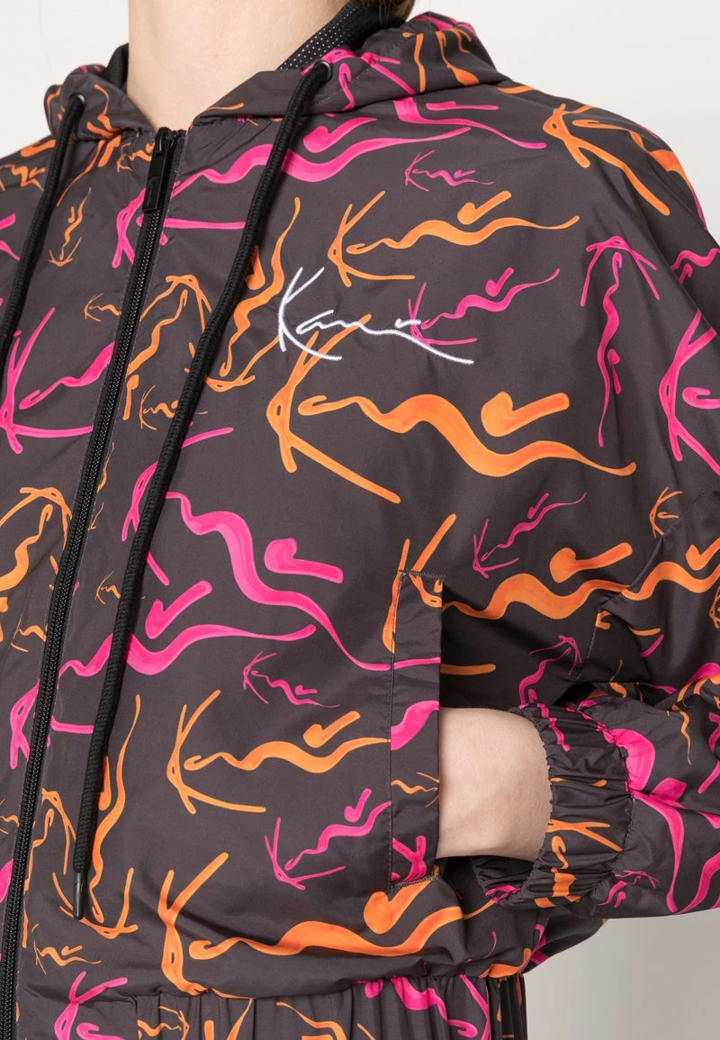 Promo π Karl Kani SIGNATURE HOODED TRACKJACKET - Giacca Leggera - Taupe, Donna β 7 Promo π Karl Kani SIGNATURE HOODED TRACKJACKET - Giacca Leggera - Taupe, Donna β - immagine 5